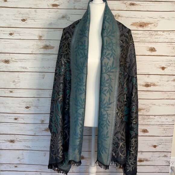 NWT Jacquard Shawl | Metropolitan Museum of Art - Picture 2 of 6